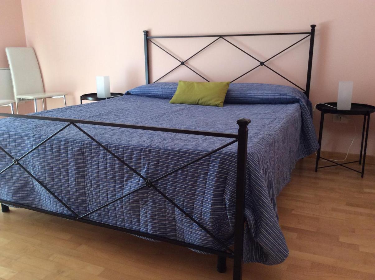 A Un Passo Da... B&B Elmas Buitenkant foto